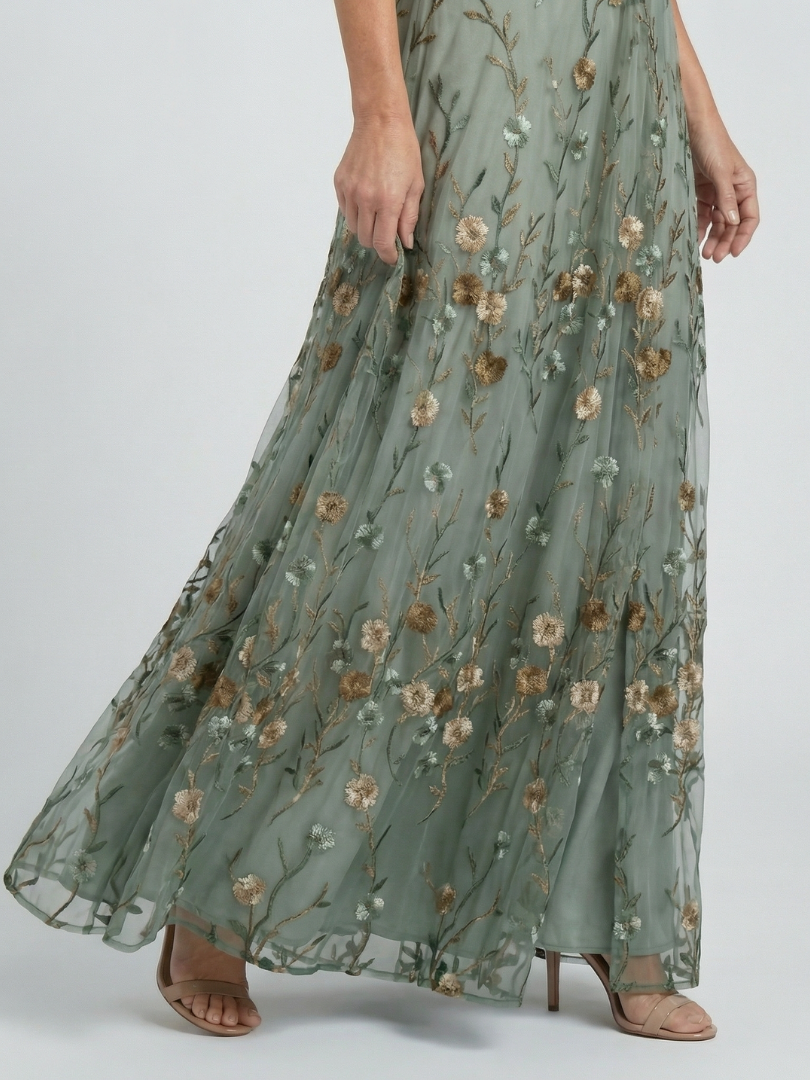 Selora | Halterneck Floral Flowy Maxi Dress